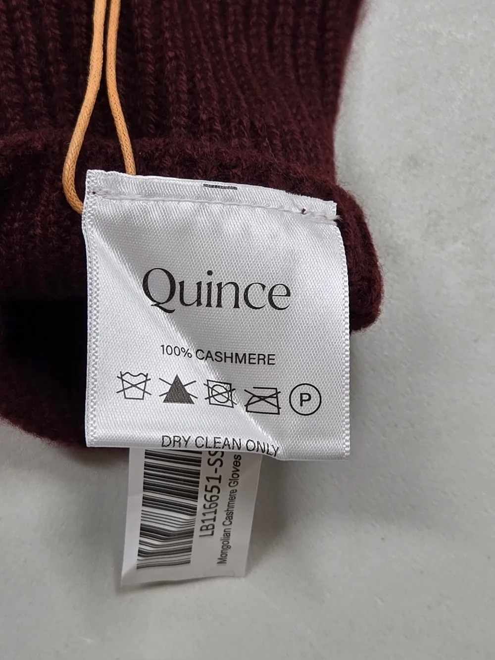 NWT QUINCE Mongolian Cashmere Gloves Rich Burgundy 0853
